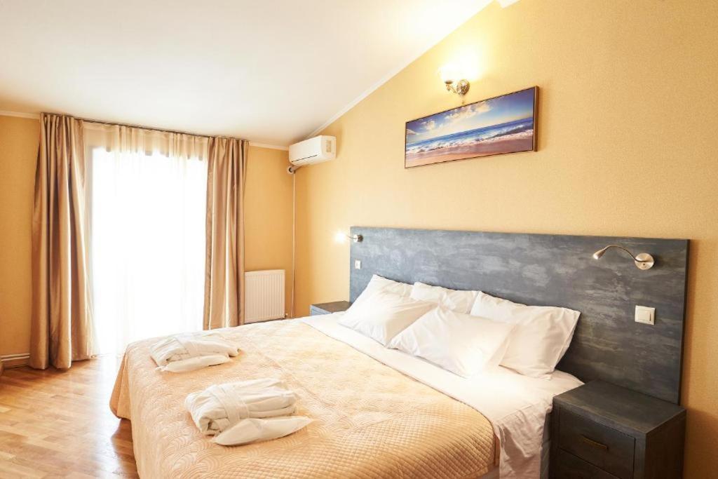 The Hilltop Skyline Hotel Tbilisi Buitenkant foto