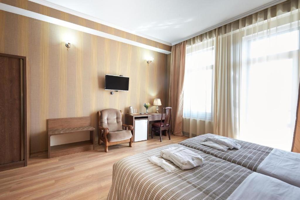 The Hilltop Skyline Hotel Tbilisi Buitenkant foto